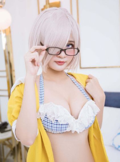 天天躁夜夜躁狠狠综合_720在线播放